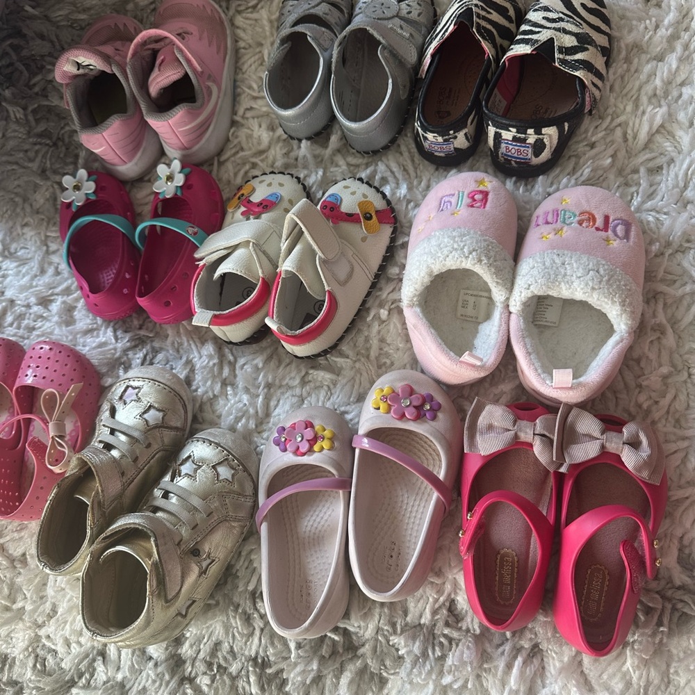 Kids size 5-6 girls shoes